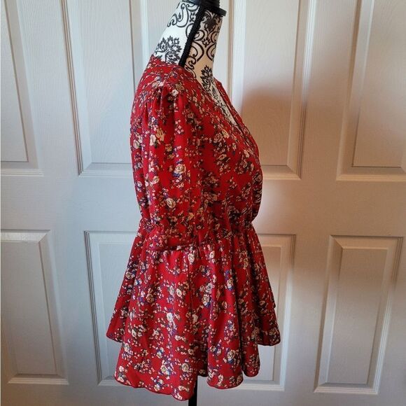 Hapsha red floral cross front top - Picture 3 of 7